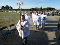 MSZA ŚW. NA CMENTARZU PRZED ODPUSTEM PARAFIALNYM